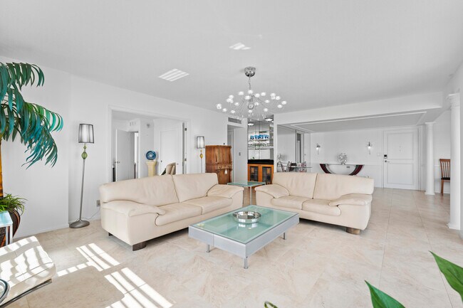 Building Photo - 2600 N Flagler Dr