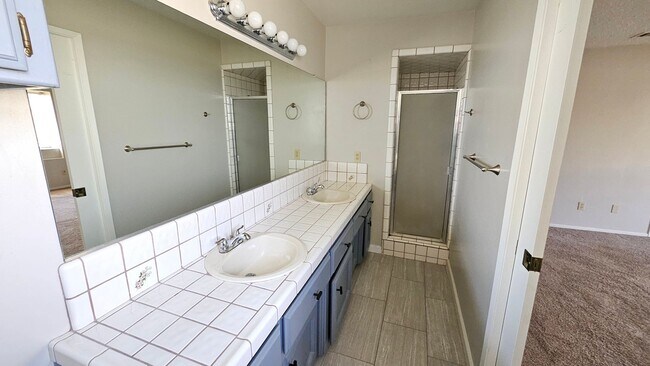 Building Photo - Irene Gem - 3bd & 2bth