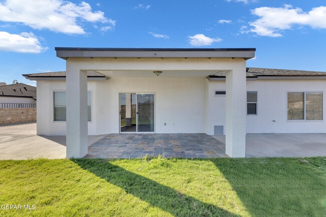 Building Photo - 657 Bariloche Dr