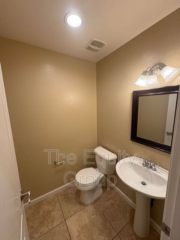 Building Photo - 5115 W Pianosa Ave