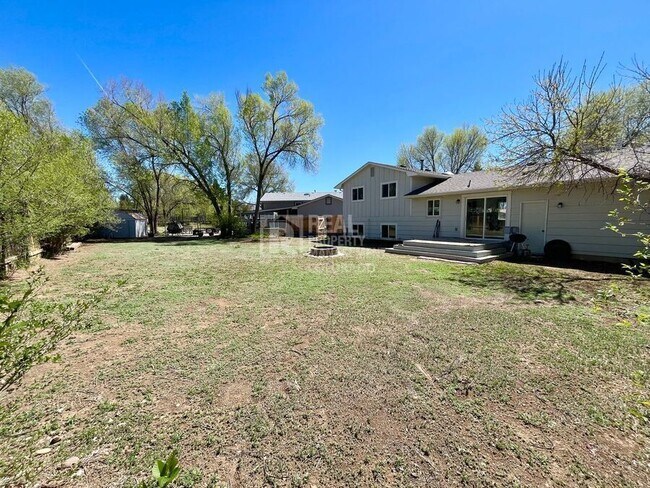 Building Photo - 7402 Treasure Trail Cir