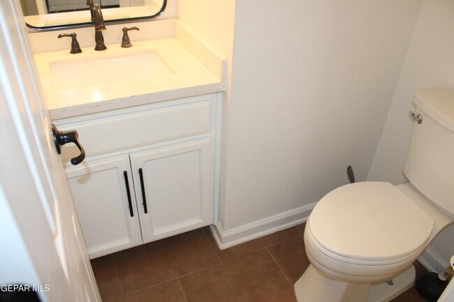 Building Photo - 12516 Twin Leaf Dr