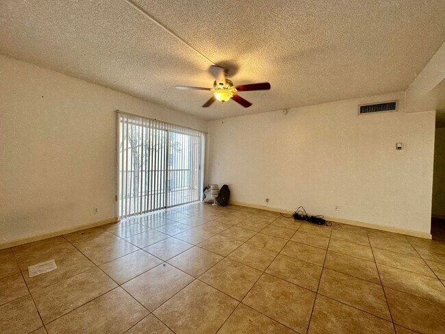 Building Photo - 634 NW 13th St
