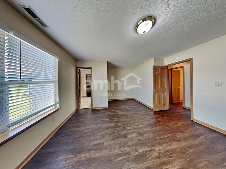 Building Photo - 1399 Palm Ct