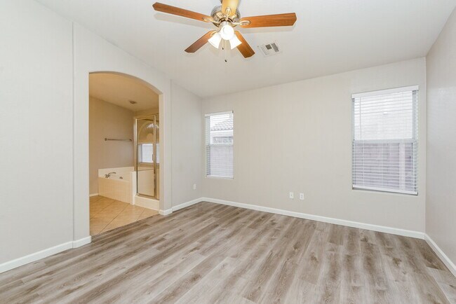 Building Photo - 325 Colorful Rain Ave