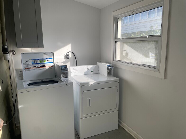 Building Photo - 301 S Braddock St