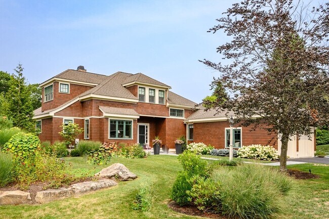 Building Photo - 51 Clubhouse Dr