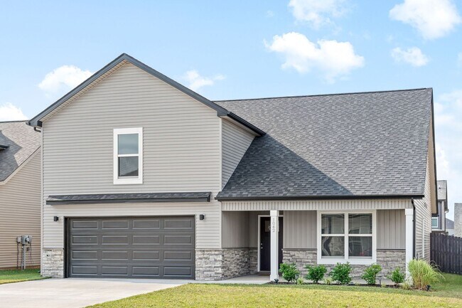 Building Photo - 3 Bedroom 3 Bath Home with Bonus Room For Rent!