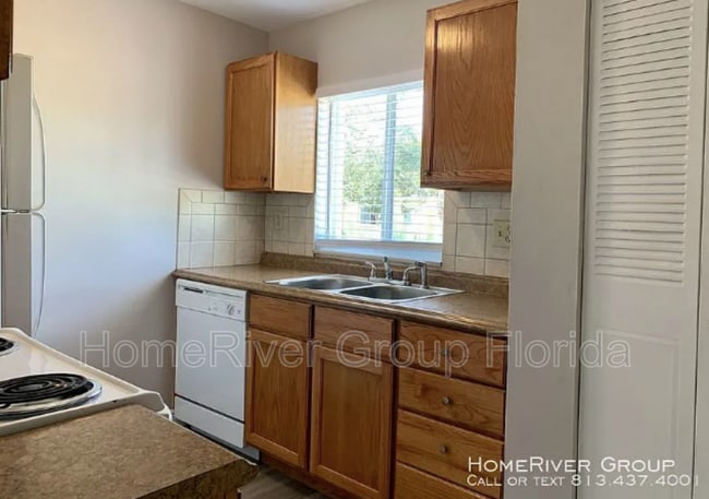 Building Photo - 3206 W Azeele St