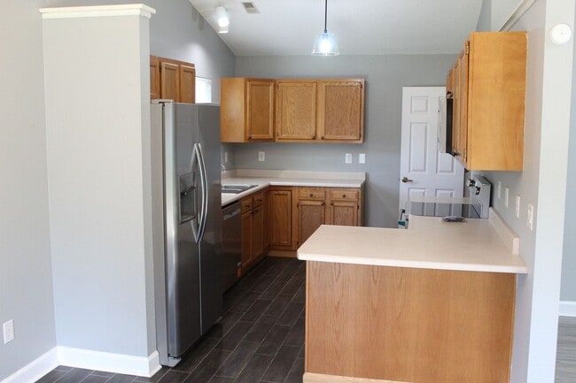 Building Photo - 612 Woodfield Cir