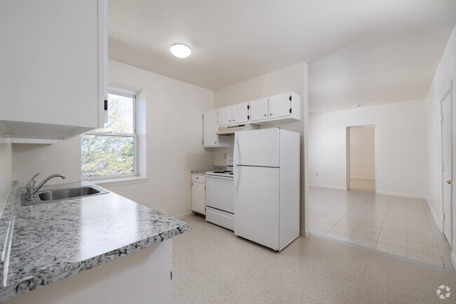 1BR, 1BA - 600SF - Kitchen and Living Room - Palisades Apartments