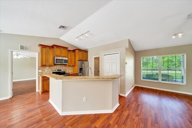 Building Photo - Spacious 3-Bed, 2-Bath Home for Rent in SW...