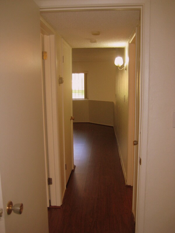 Building Photo - 810 S Kolb Rd