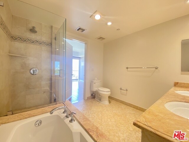 Building Photo - 1530 Centinela Ave