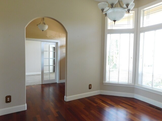Building Photo - 3Bd/3Ba Single Story House - Available Ear...