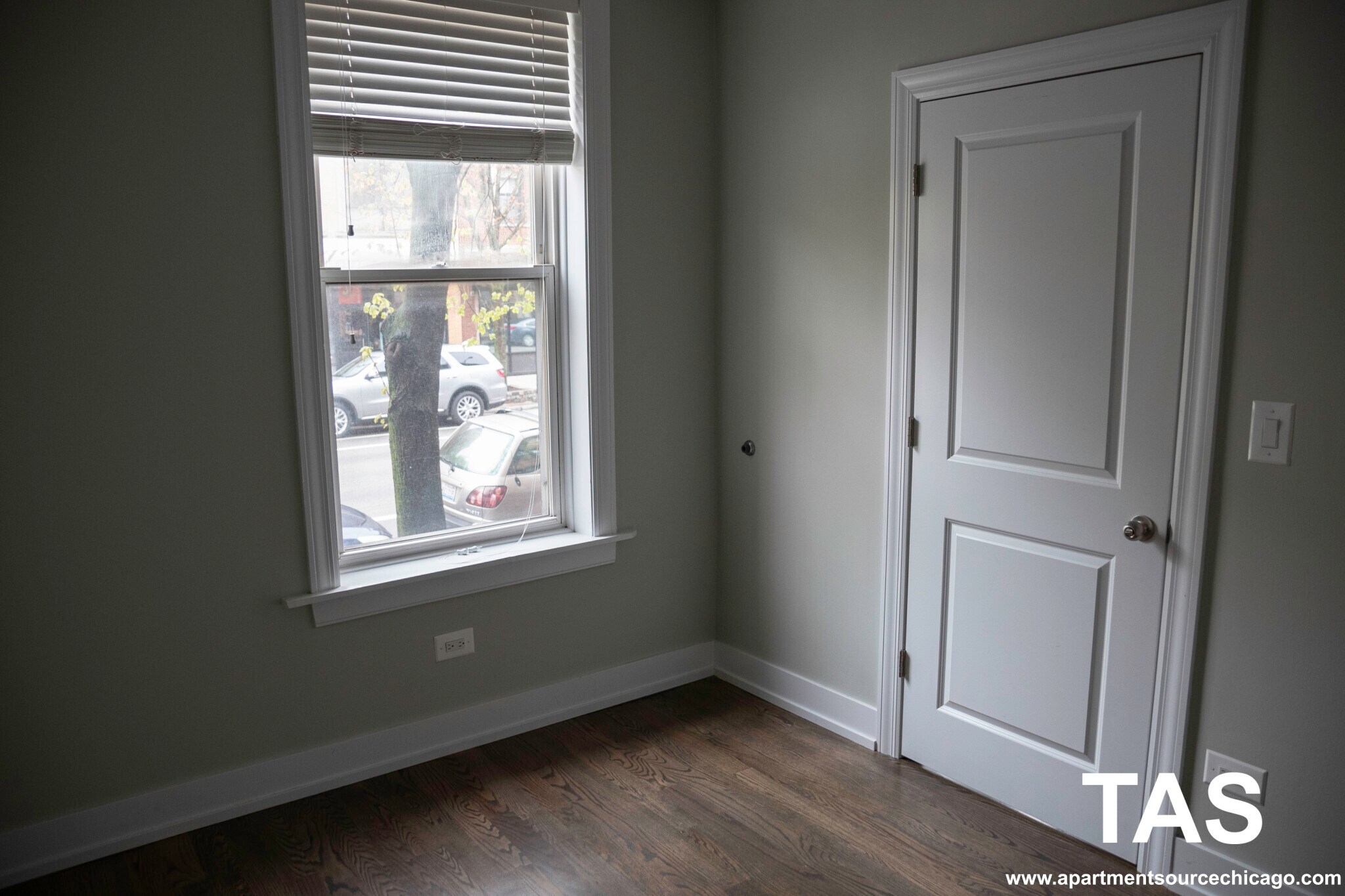 Building Photo - 3854 N Southport Ave