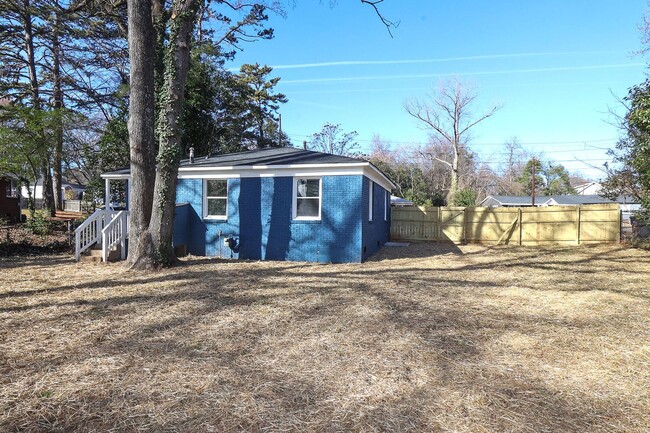 Building Photo - Fully renovate 3BR 1BA Brick home just sec...