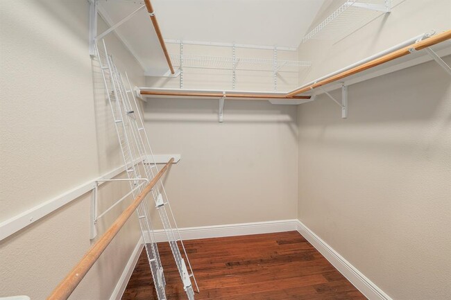 Building Photo - 4920 Hibiscus Valley Dr