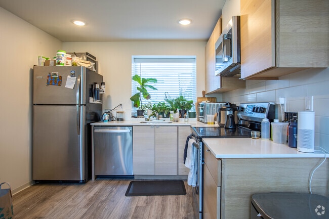 Upgraded Kitchen Appliances - Bertona Steps