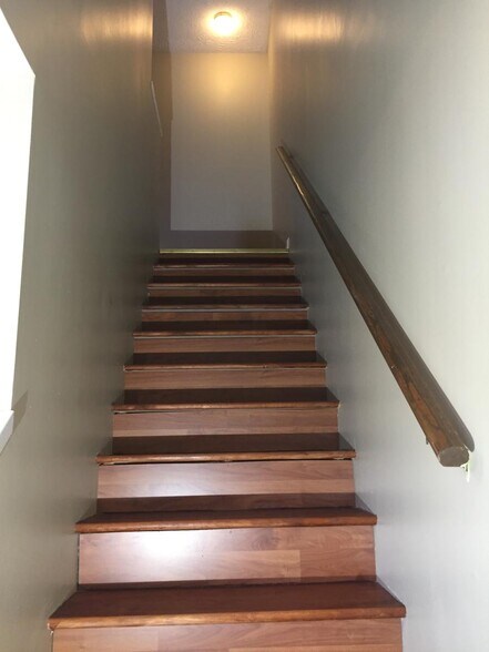 Building Photo - 6642 Meadow Rue Dr