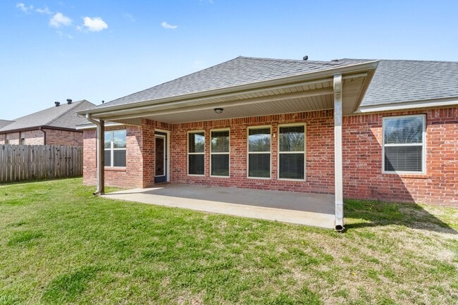 Building Photo - 1166 S Blue Willow Ave