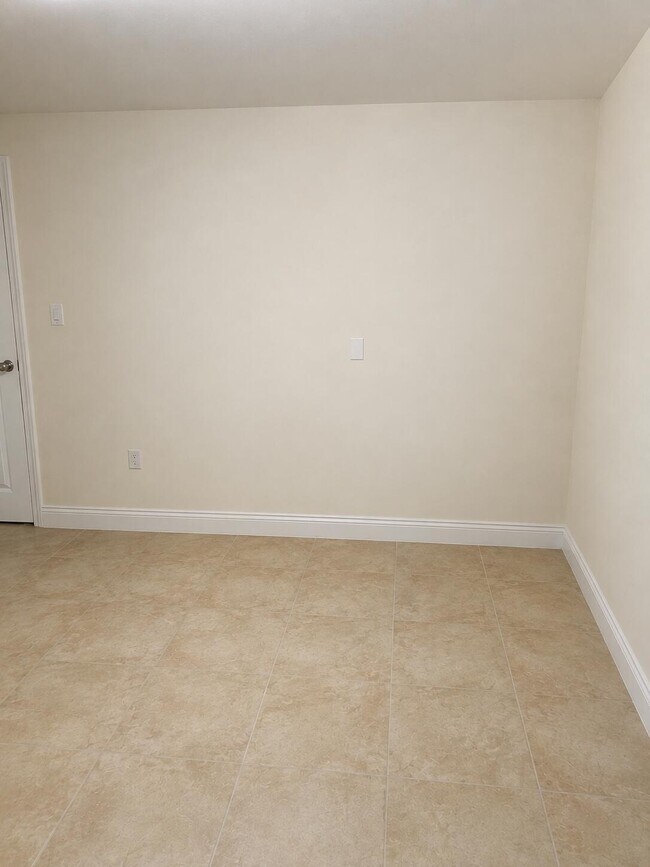 Building Photo - 6980 NW 186th St
