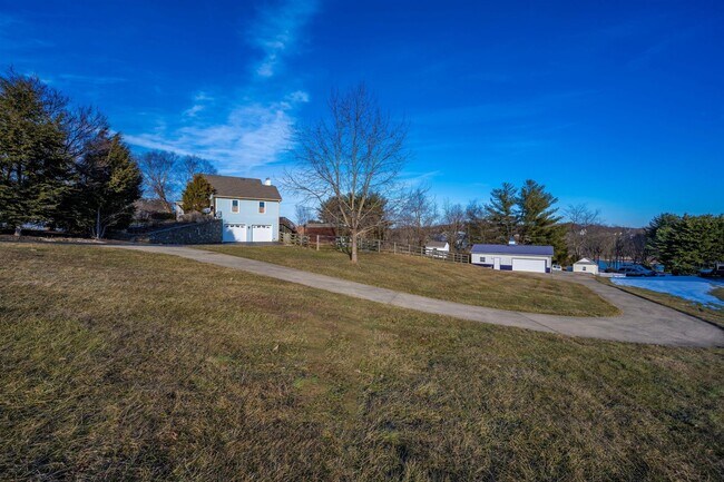 Building Photo - WELLER ESTATES