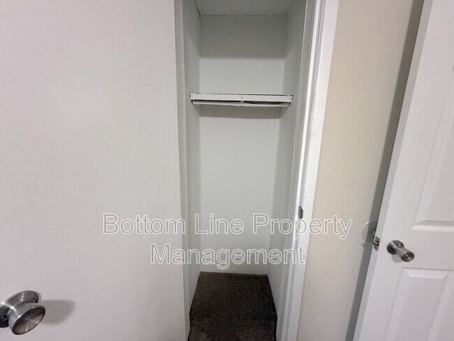 Building Photo - 2400 Hart Rd