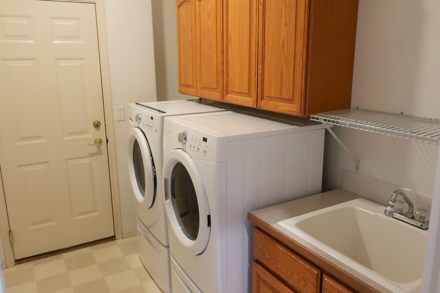 Building Photo - 466 Lower Daniels Dr