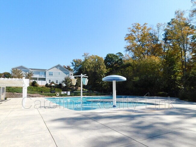 Building Photo - 1244 Assembly St