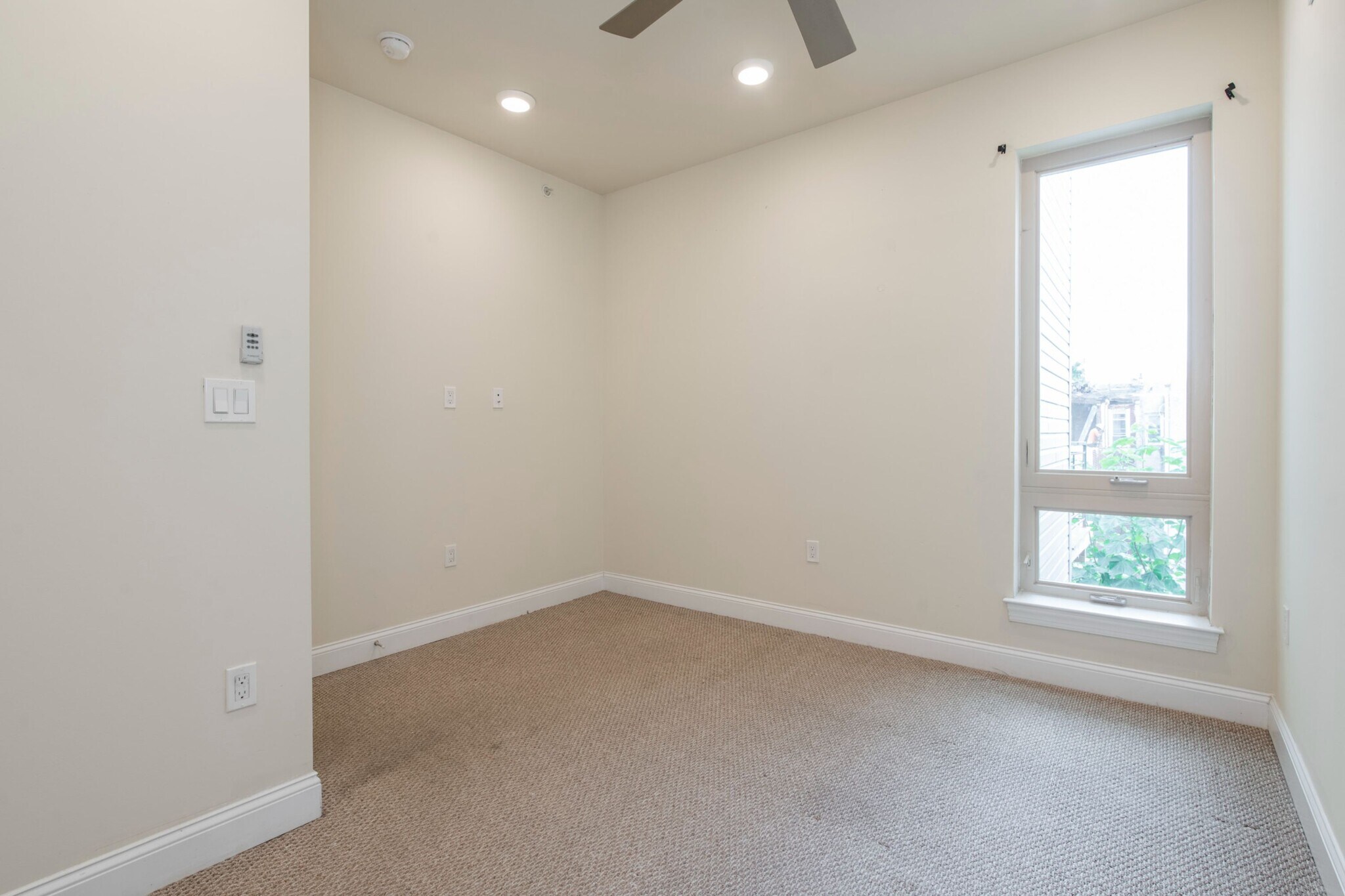 Building Photo - 1825 N Bouvier St