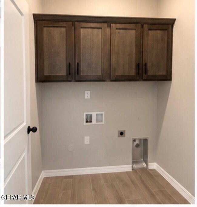 Building Photo - 7421 Rio Rimac Dr