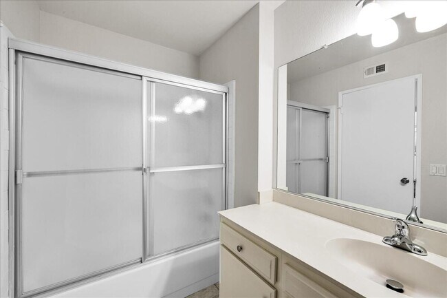 Building Photo - 72439 Desert Flower Dr