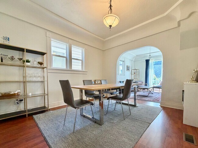 Building Photo - Updated 3-Bedroom Home Near Downtown & University of Utah