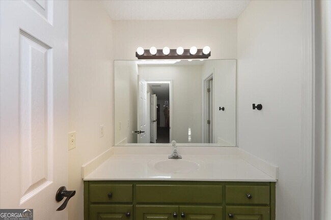 Building Photo - 2515 Lakeview Trail