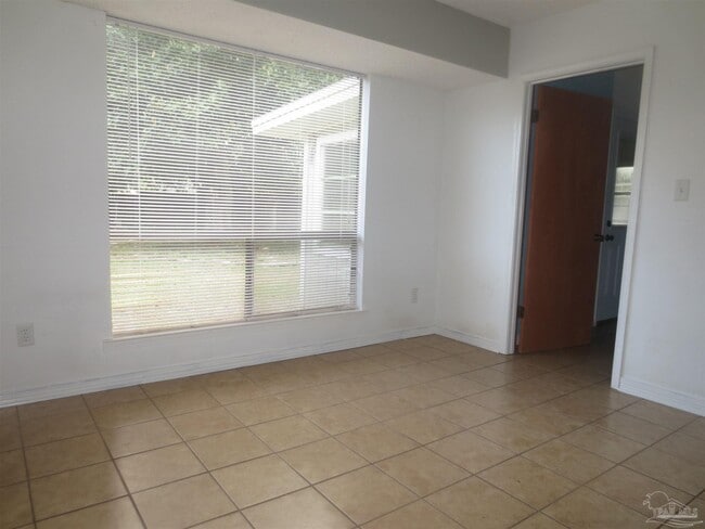 Building Photo - 1330 El Sereno Pl
