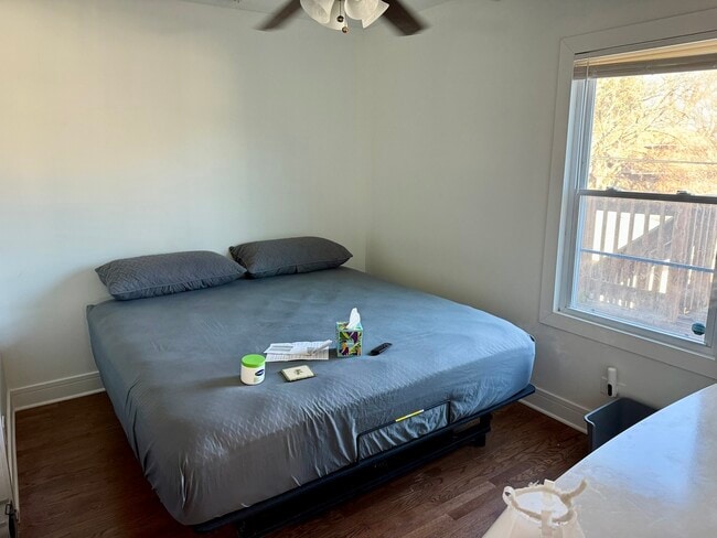 Building Photo - 4954 W Cullom Ave