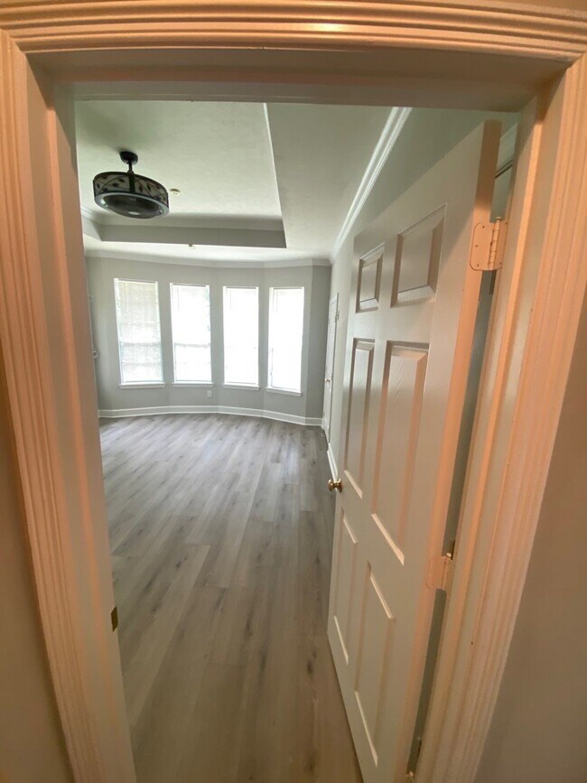 Building Photo - 1803 Red Bud Ln