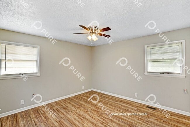 Building Photo - 4729 Bluehaven Dr NW