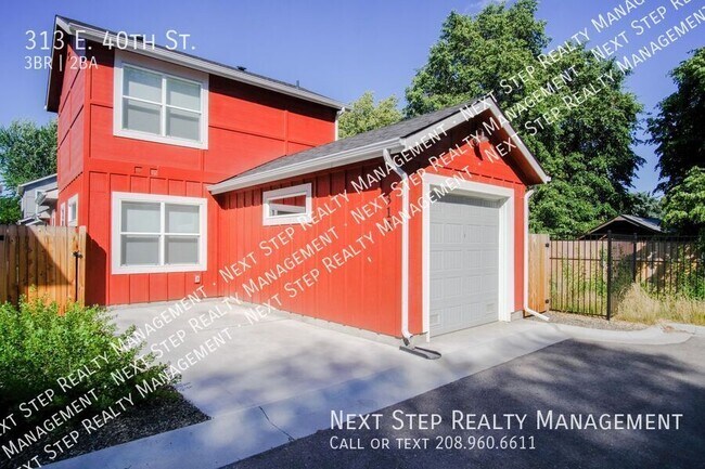 Building Photo - 313 E 40th St