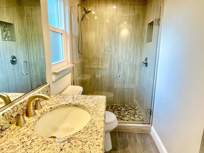 Building Photo - Newly Remodeled 3 Bedroom 2 Bathroom House...