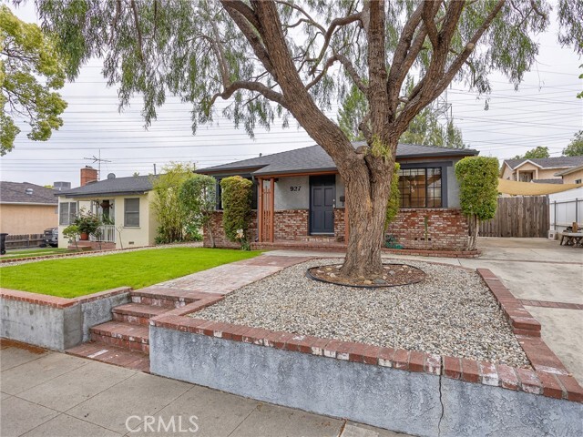 Building Photo - 927 N Screenland Dr