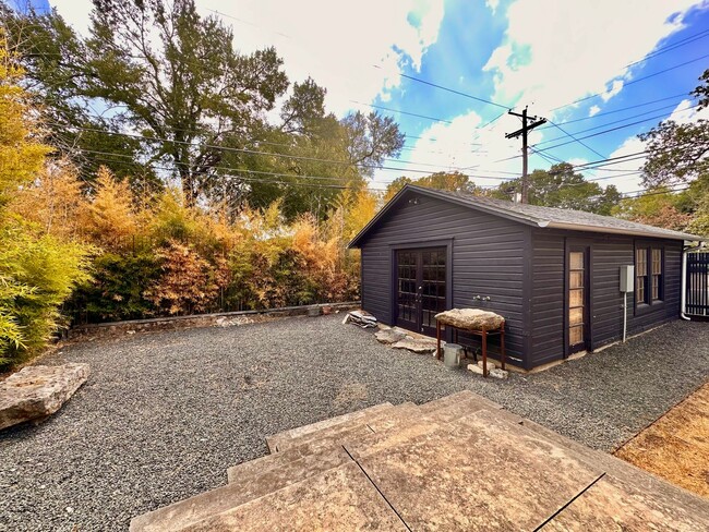 Building Photo - Cherrywood 3x2 + Detached Studio/At-Home Office