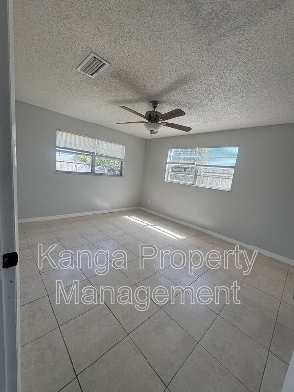 Building Photo - 3206 Louisiana Ave