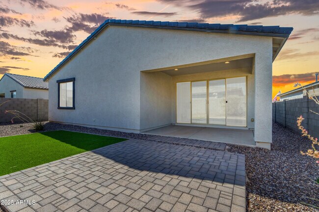 Building Photo - 11230 E Upton Ave