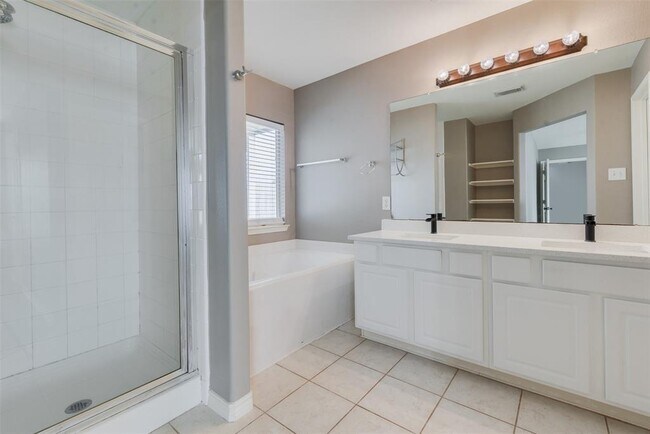 Building Photo - 12110 English Brook Cir