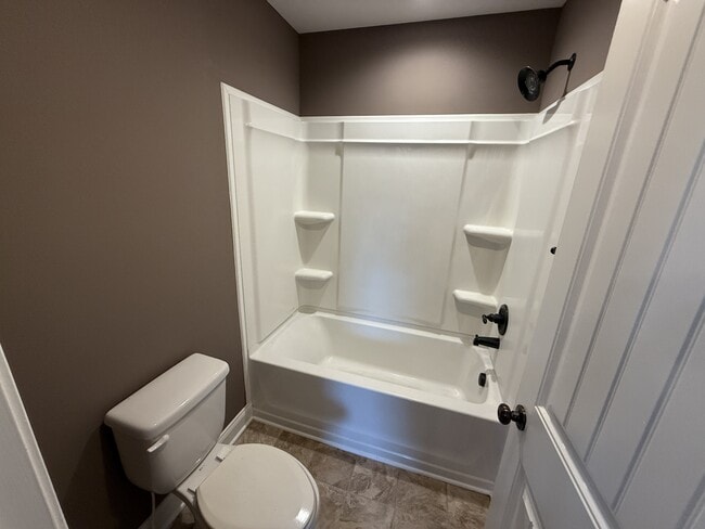 Building Photo - 113 Grassmire Dr
