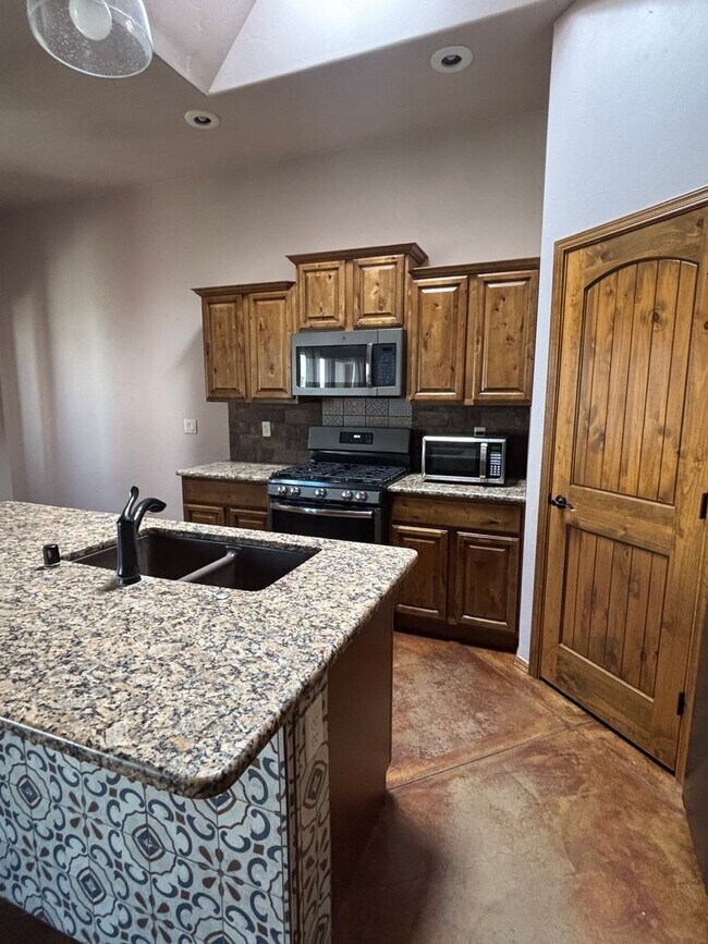 Building Photo - 3635 Santa Cecilia Ave