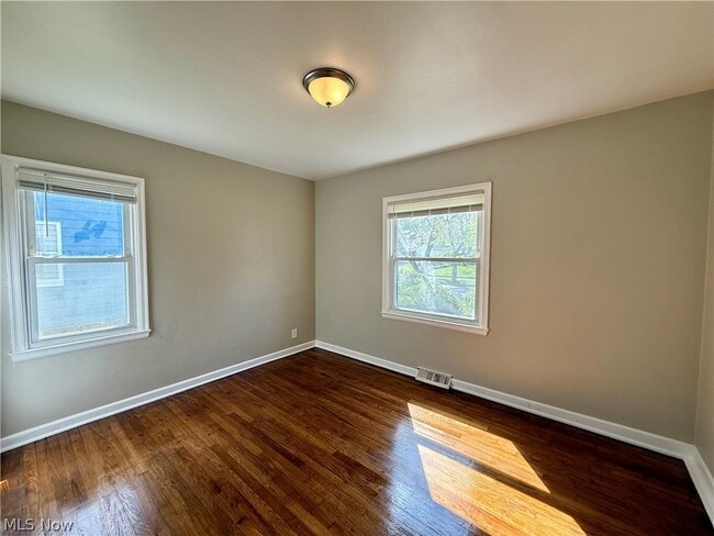 Building Photo - 857 Kennebec Ave