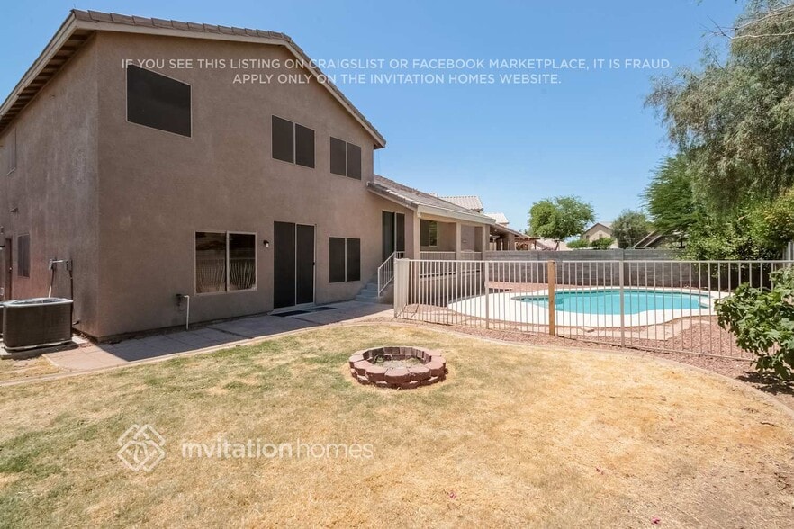 Building Photo - 8010 W Pima St